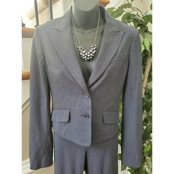 BCBGMAXAZRIA Women Solid Gray Wool Two Buttons Blazer & Pant 2 Piece Suit Size M - Picture 2 of 15